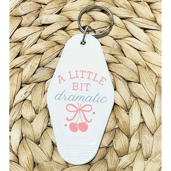 A Little Bit Dramatic Pink Vintage Motel Keychain Keyring - Picture 2 of 2